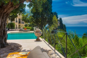 luxury_villa_monaco_above_the_trees